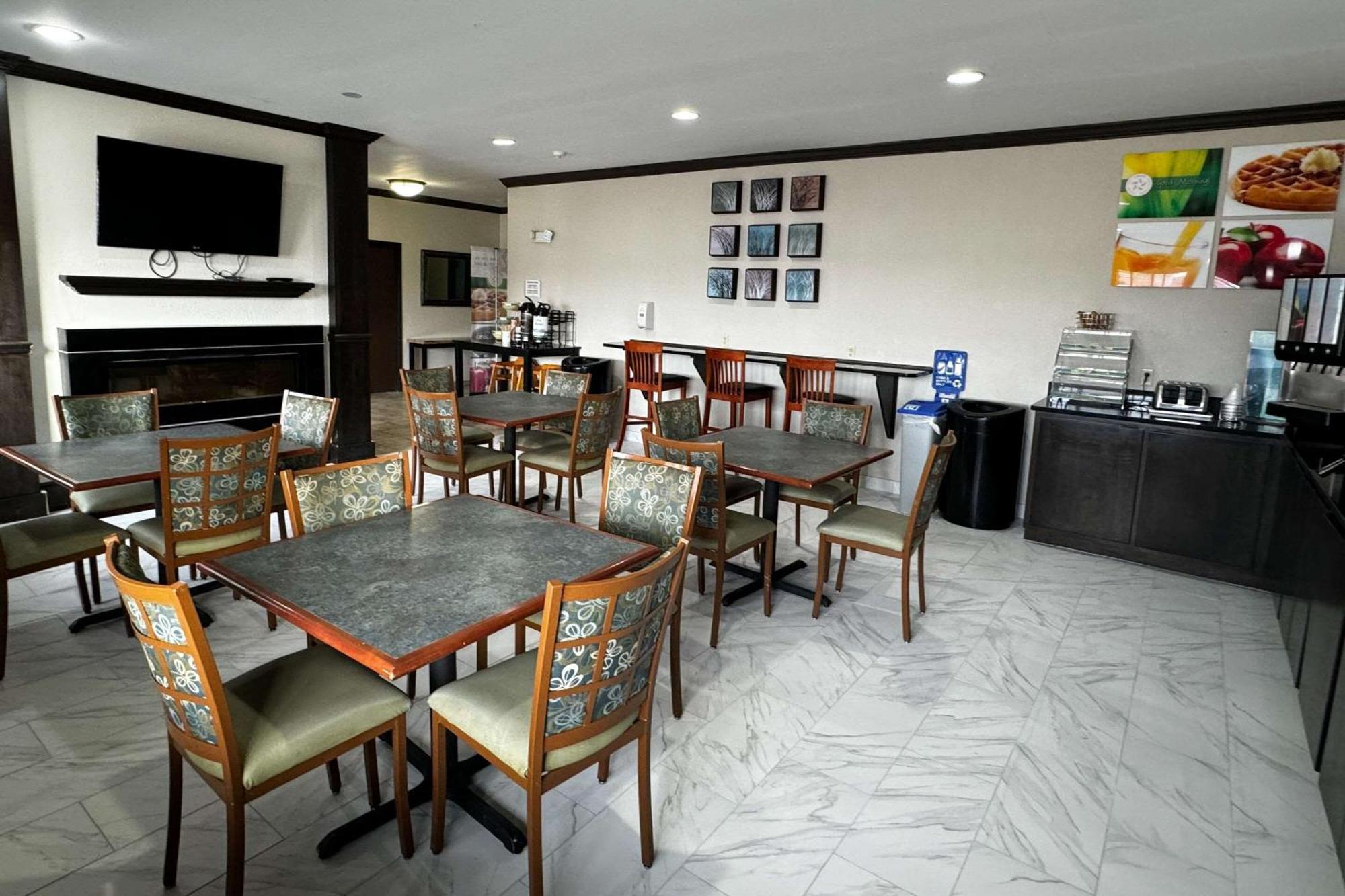 Quality Inn Near I-72 And Hwy 51 Forsyth Kültér fotó